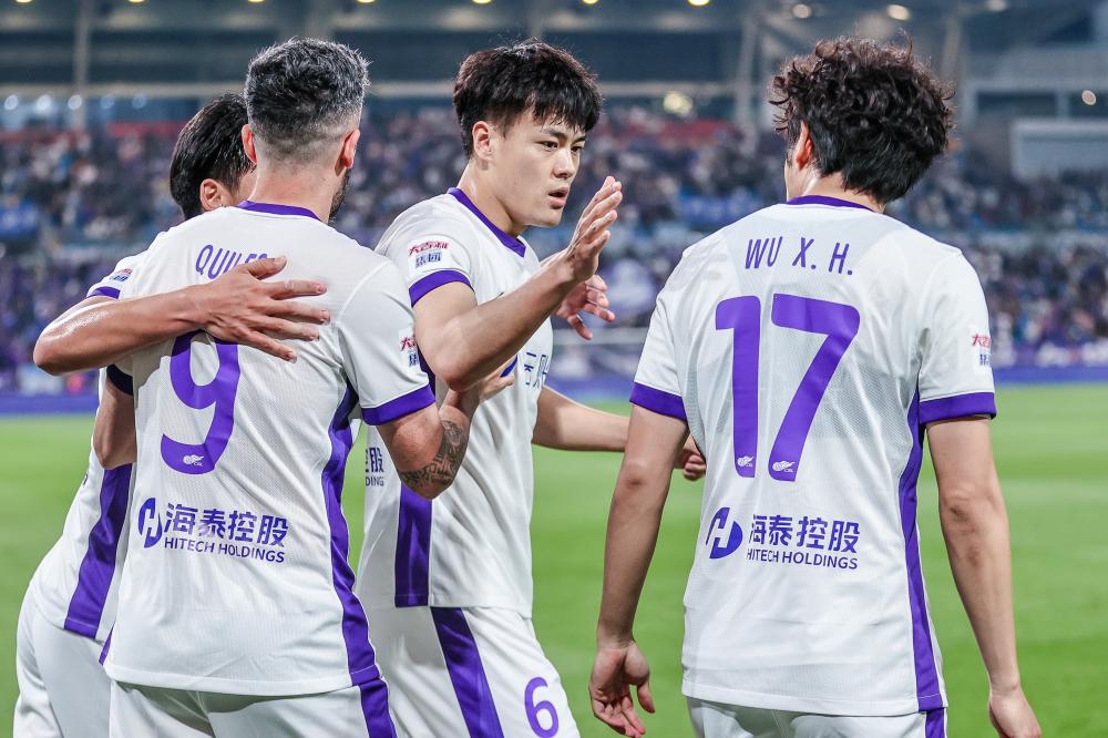 足球传奇比约坎职业生涯全解析与精彩瞬间盘点
